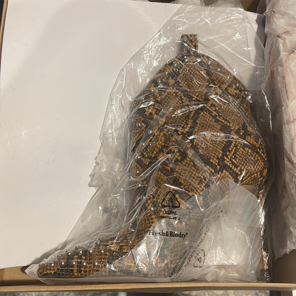 Jessica Simpson Mustardo Phoenix Snake Print Boots Sz 10 - Picture 3 of 6